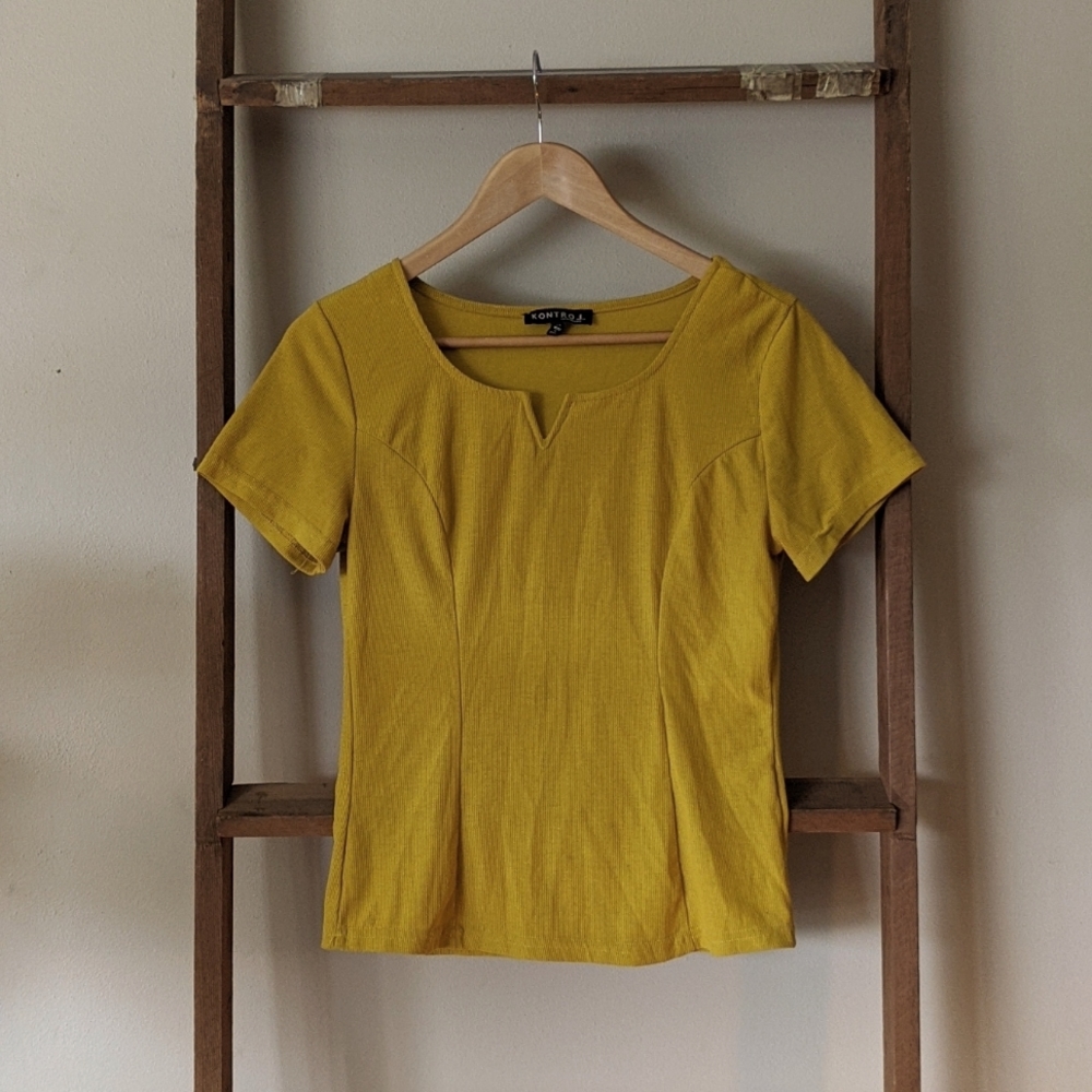 Fitted ribbed shirt